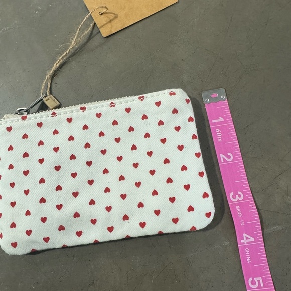 BRANDY MELVILLE Winter White Pouch w/ Red Heart Pattern& heart necklace combo❤️ - Picture 3 of 9